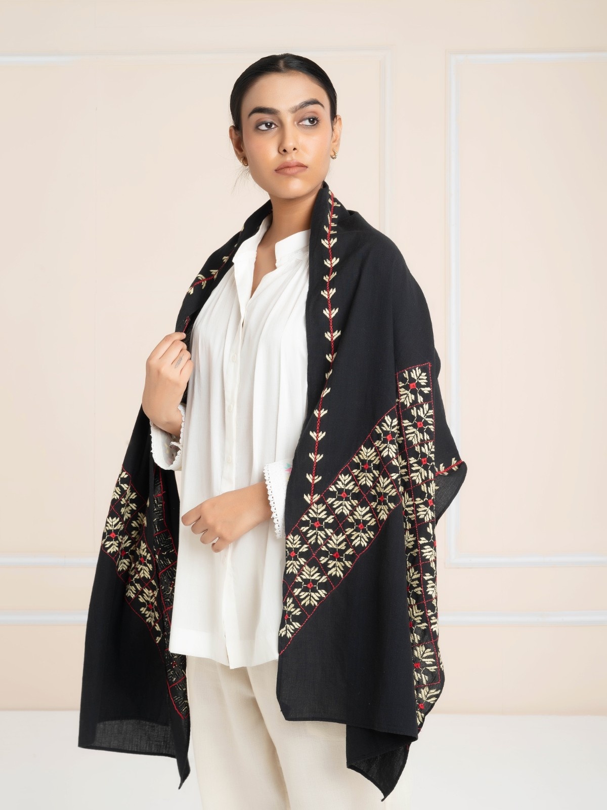Hand Embroidered Stole Black